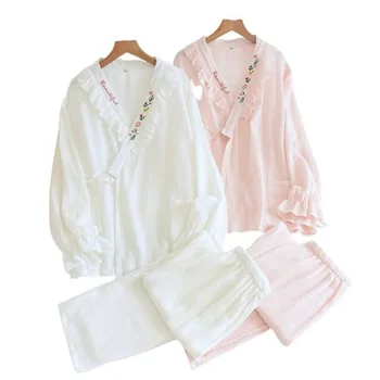 Пижамы Женщины 100% хлопок Сплошной белый Розовый Три рукава Япония Кимоно Женские пижамы Свободные Удобные Две Части Осенняя Домашняя Одежда